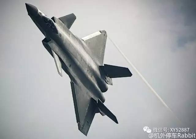 中國航空工業的驕傲——最新殲六亮相！