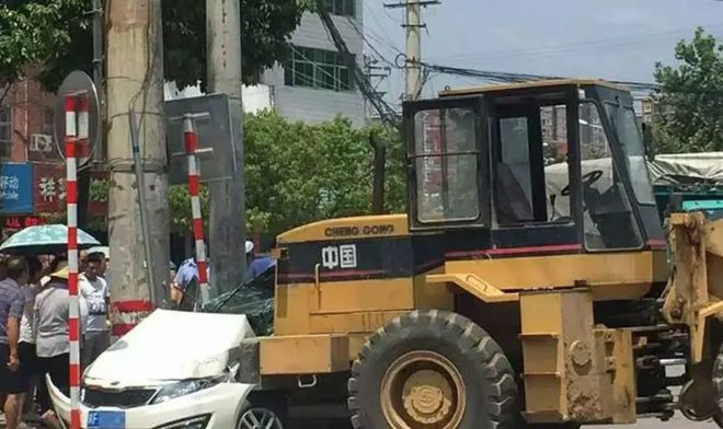 湛江鏟車(chē)司機(jī)招聘啟事，最新職位空缺